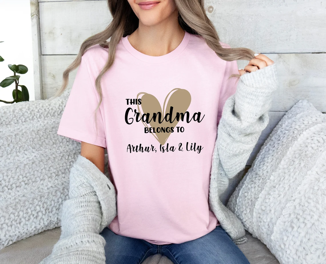 Grandma Shirt, Personalized Shirt, Mum T Shirt, Custom Grandma Tee, Heart T-shirt, New Grandma Gift