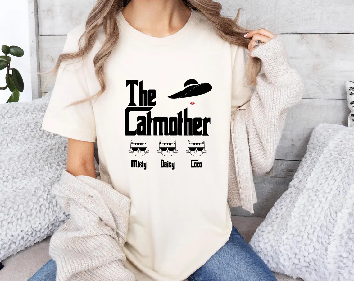 The Catmother T-Shirt, Cat Mum T Shirt, Cat Mama Tee, Cat Lovers Top, Funny Cat Mum T-shirt, Personalized Cat Names Tee