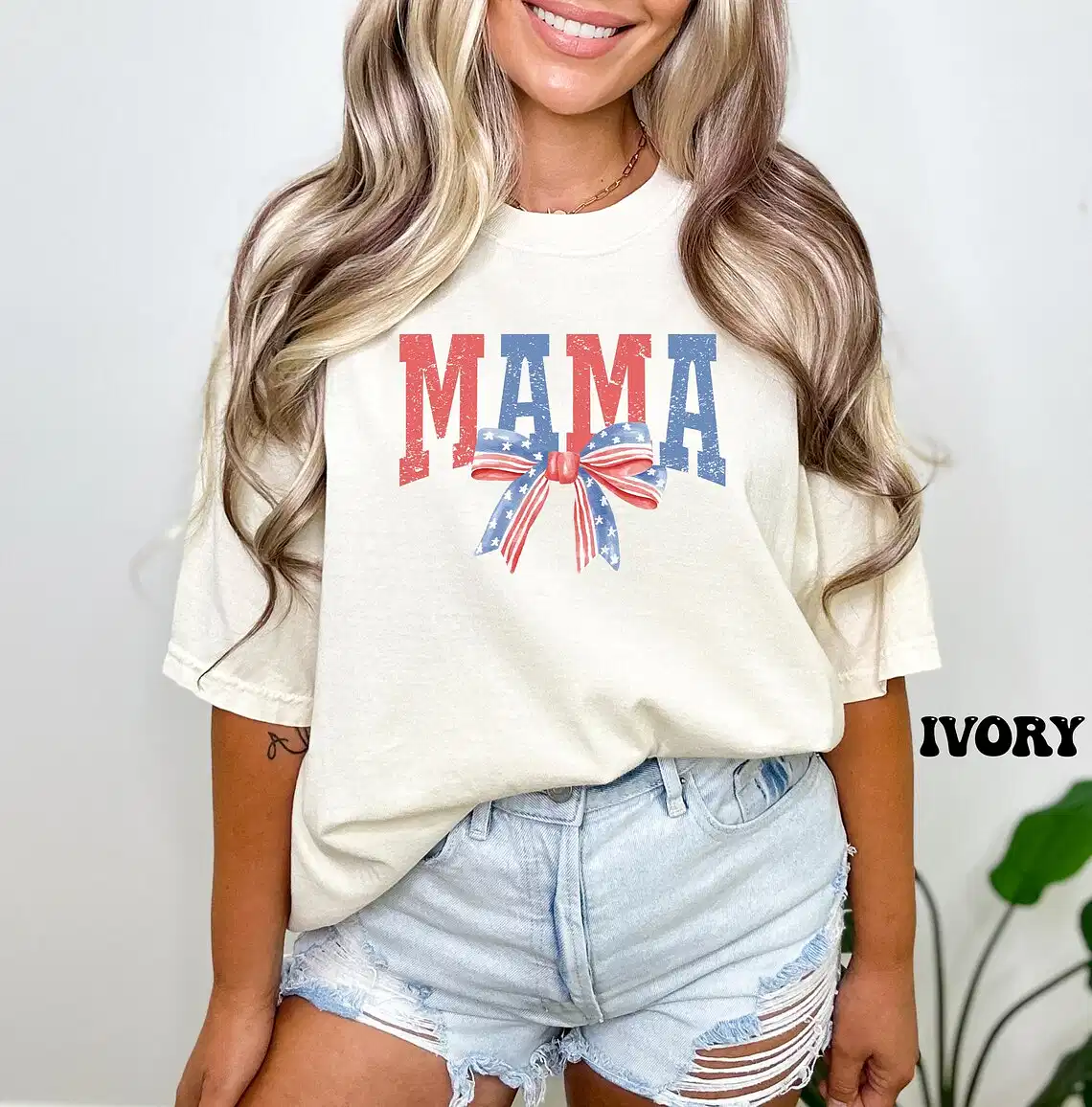 4th of July Mama T-Shirt, Retro American Mama Tee, 4th of July Gift for Mama, Memorial Day Tee, Patriotic Mom Tee, USA Shirt