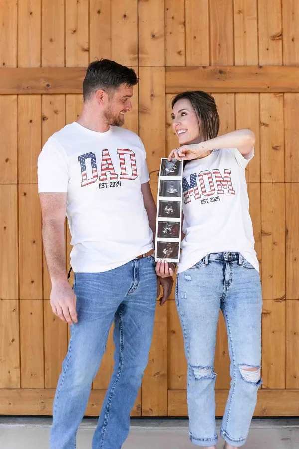 4th of July Mom Dad Est 2024 Shirt Couple Fourth of July T Shirts Dad Est 2024 T-Shirt Custom Mom Est 2024 TShirt Gift for Expecting - Image 3